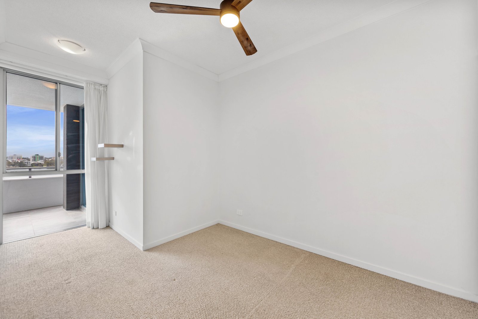 1406/397 Christine Avenue VARSITY LAKES 8