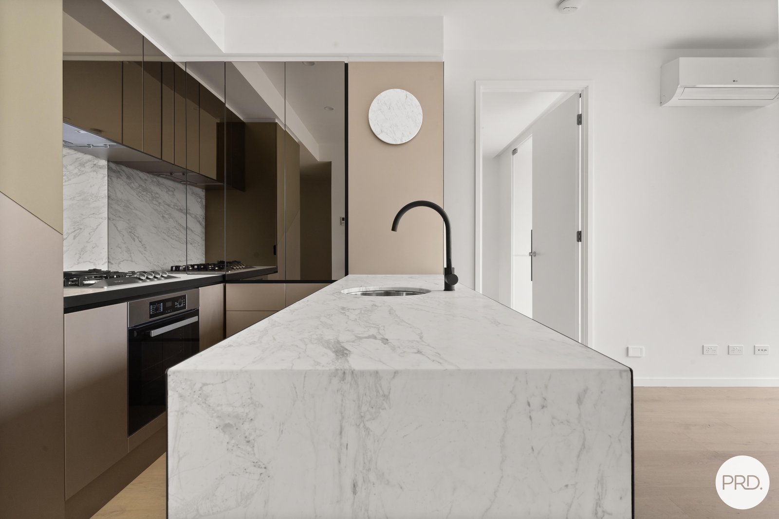 1407/138 Spencer Street MELBOURNE 3