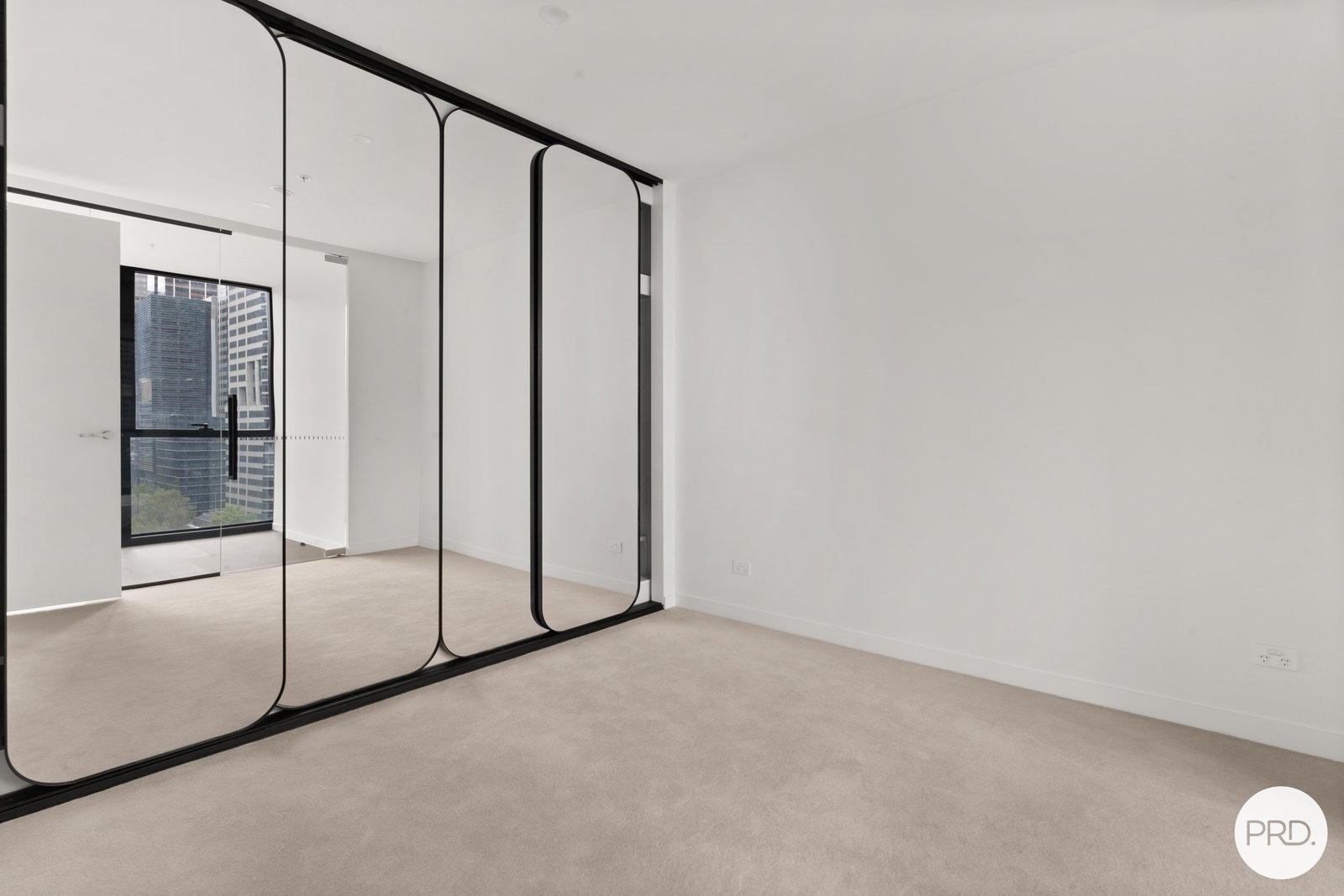 1407/138 Spencer Street MELBOURNE 5