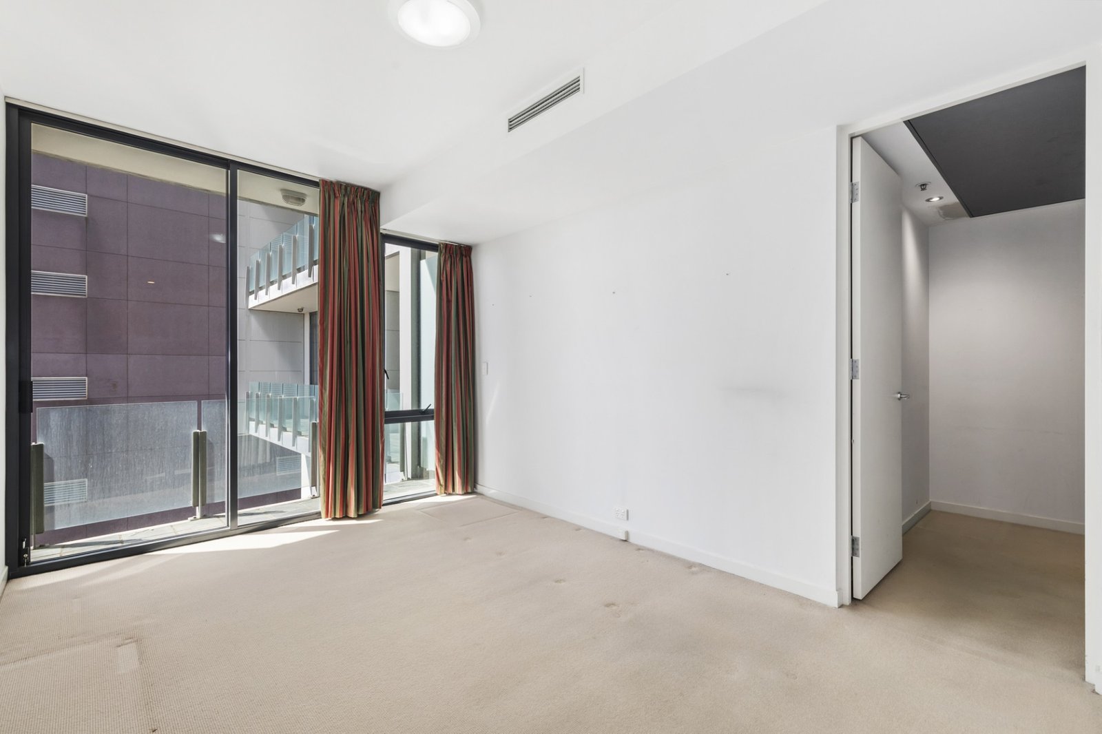 Gallery: 1407/582 St Kilda Road