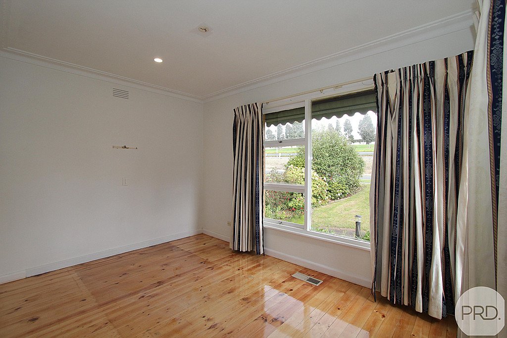 1409 Geelong Road MOUNT CLEAR 11