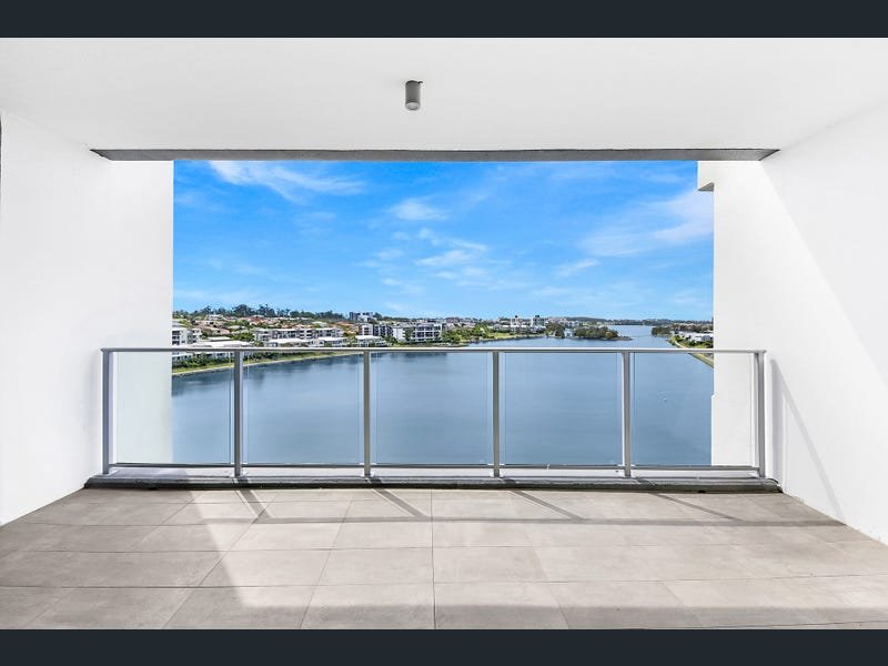 1409/397 Christine Avenue VARSITY LAKES 4