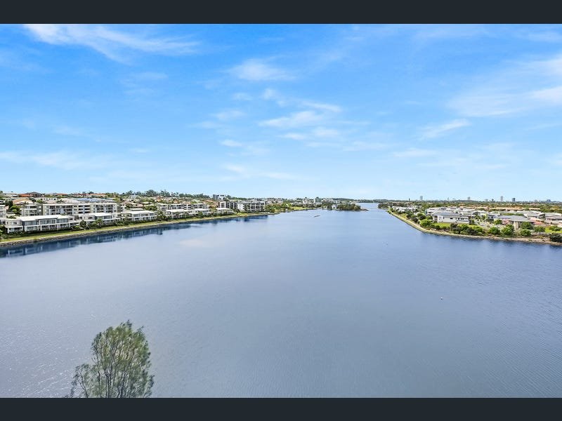 1409/397 Christine Avenue VARSITY LAKES 5