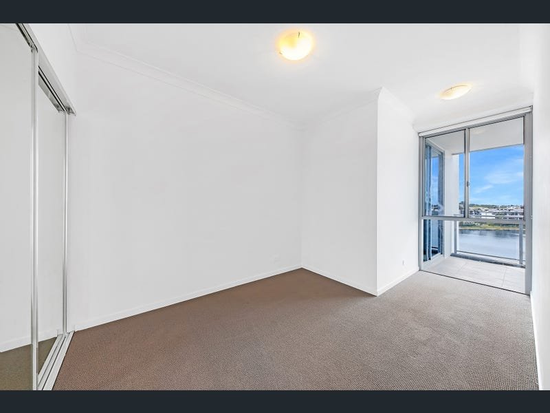 1409/397 Christine Avenue VARSITY LAKES 8