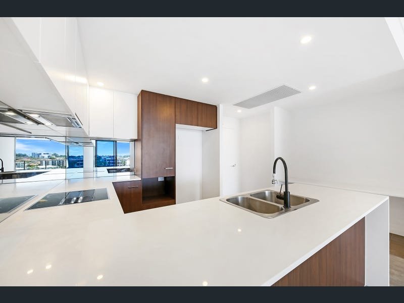 1409/397 Christine Avenue VARSITY LAKES 11