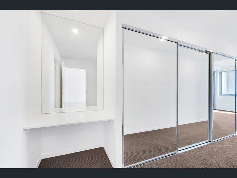 1409/397 Christine Avenue VARSITY LAKES 15