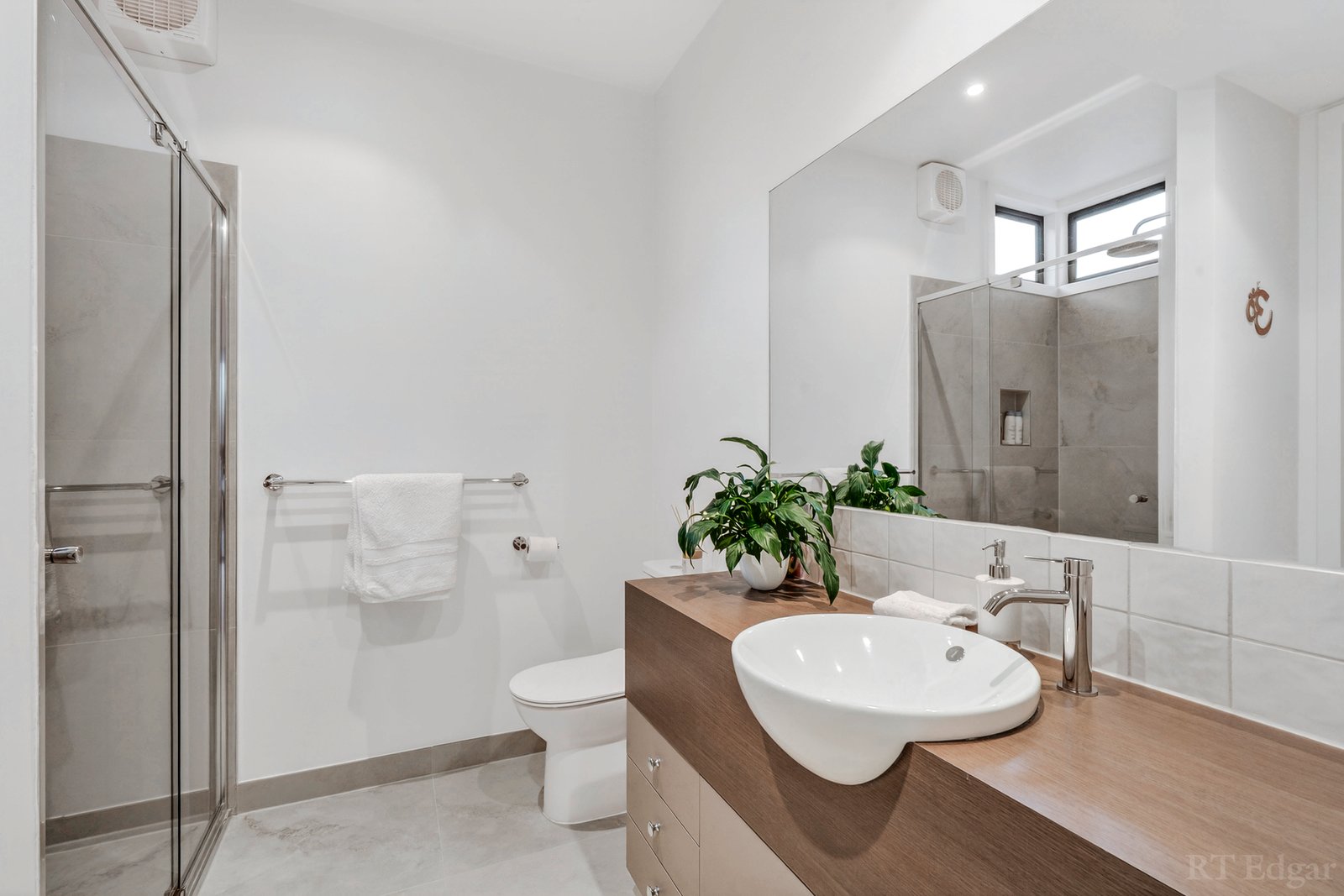 Real Estate and Property in 1/40A Simson Street, Portarlington, VIC