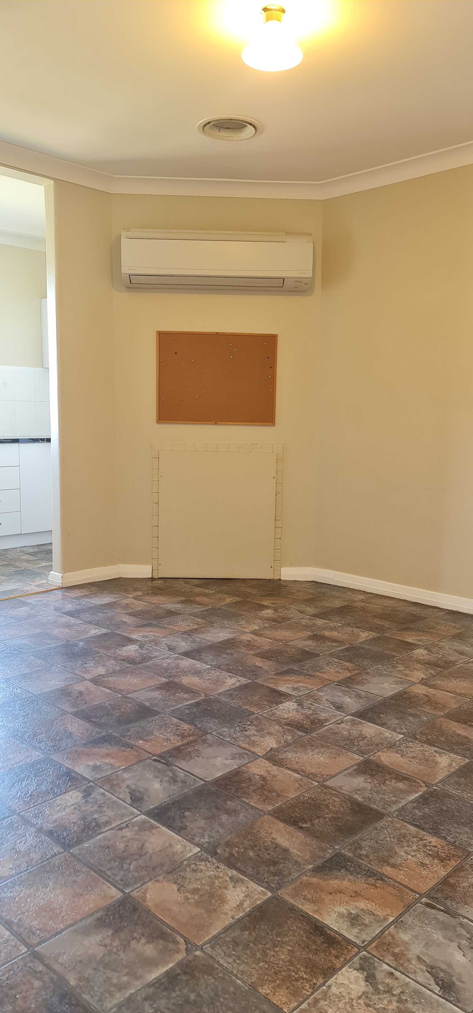 1/40B Clarke Street TUMUT 5