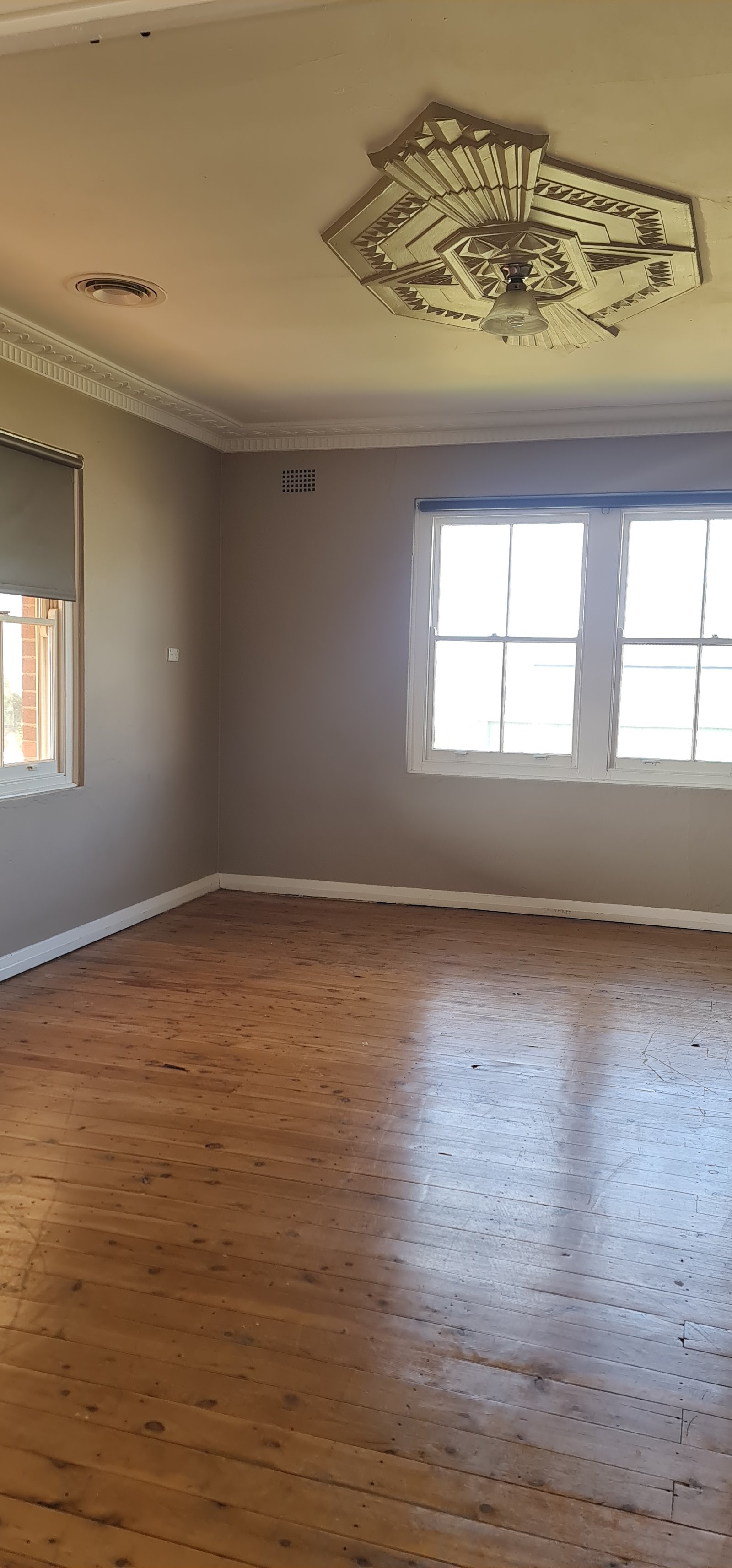 1/40B Clarke Street TUMUT 6