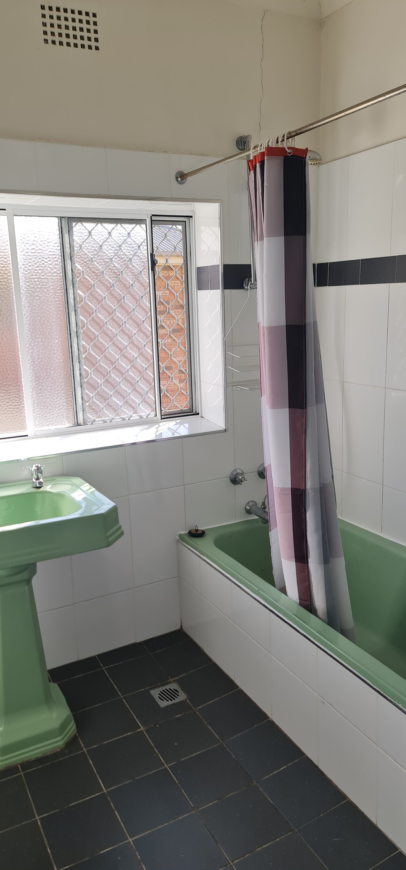 1/40B Clarke Street TUMUT 7