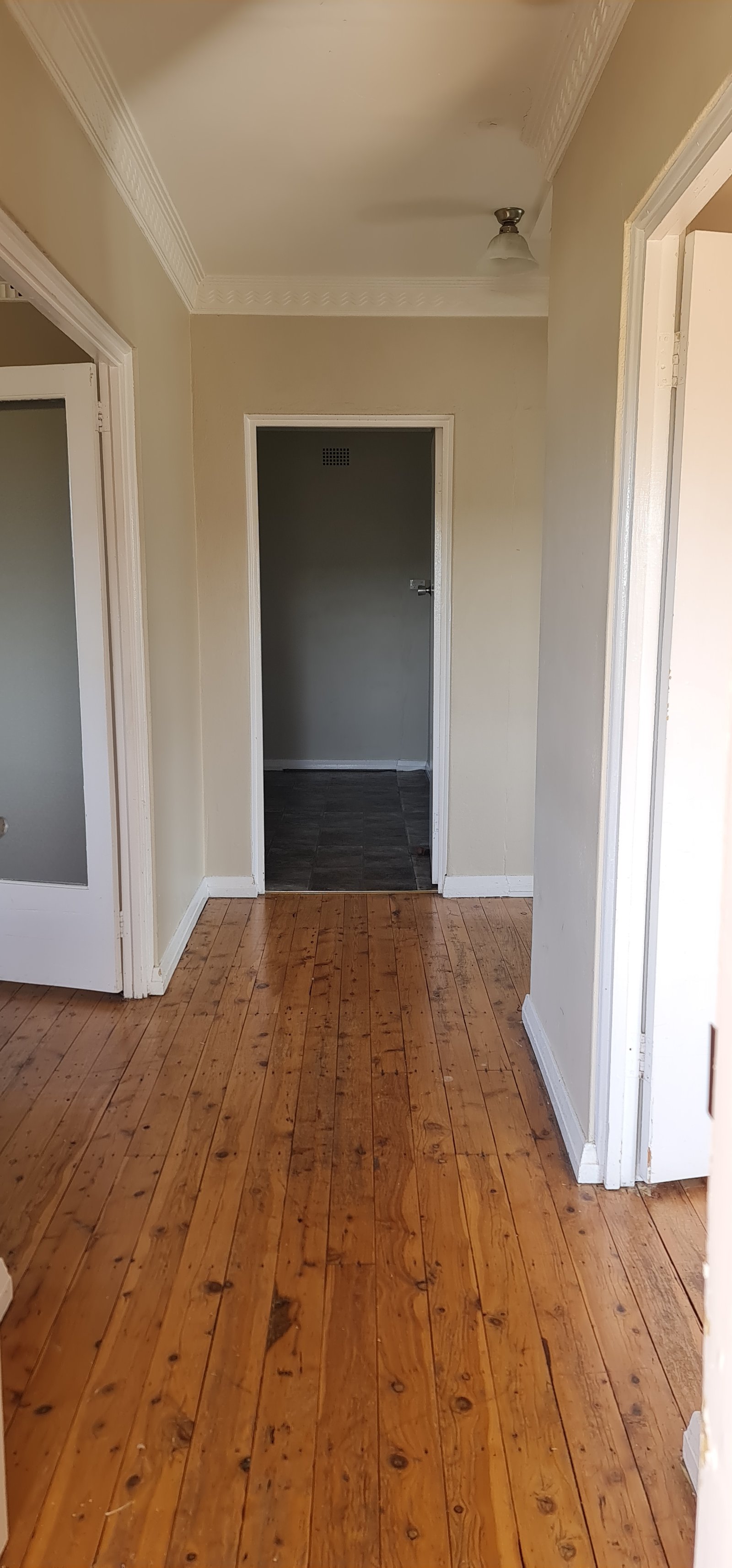 1/40B Clarke Street TUMUT 4