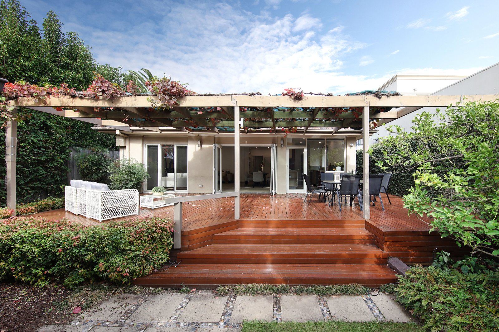 Gallery: 141 Head Street