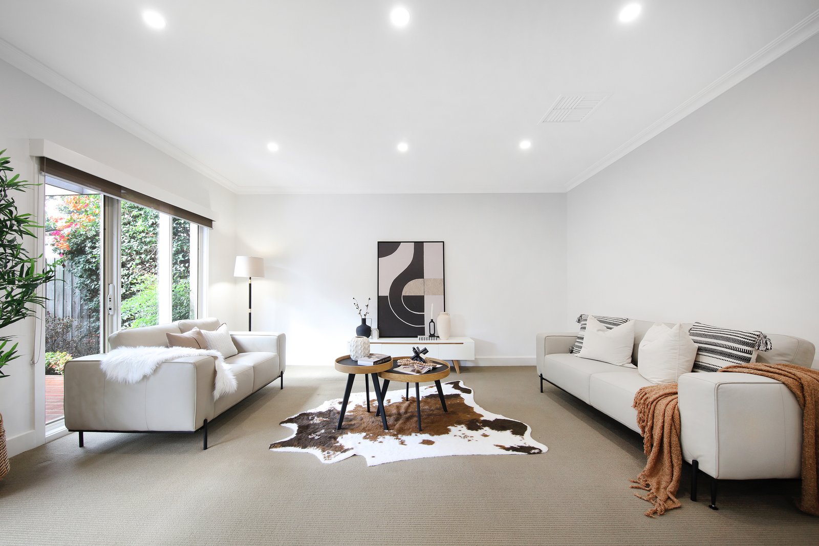 Gallery: 141 Head Street