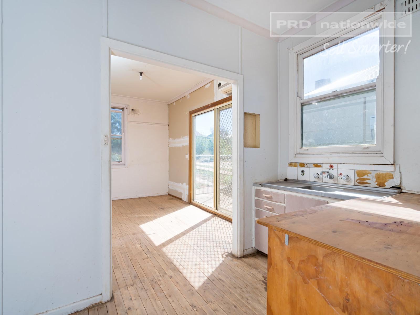 141 Macleay Street MOUNT AUSTIN 4