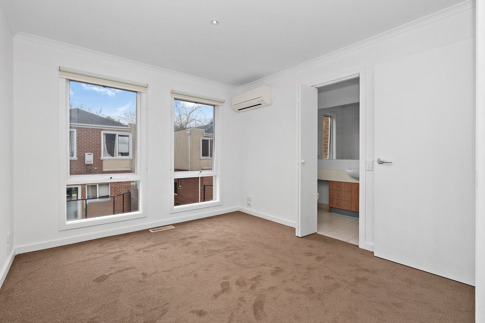 Real Estate and Property in 14/1084 Whitehorse Road, Box Hill, VIC