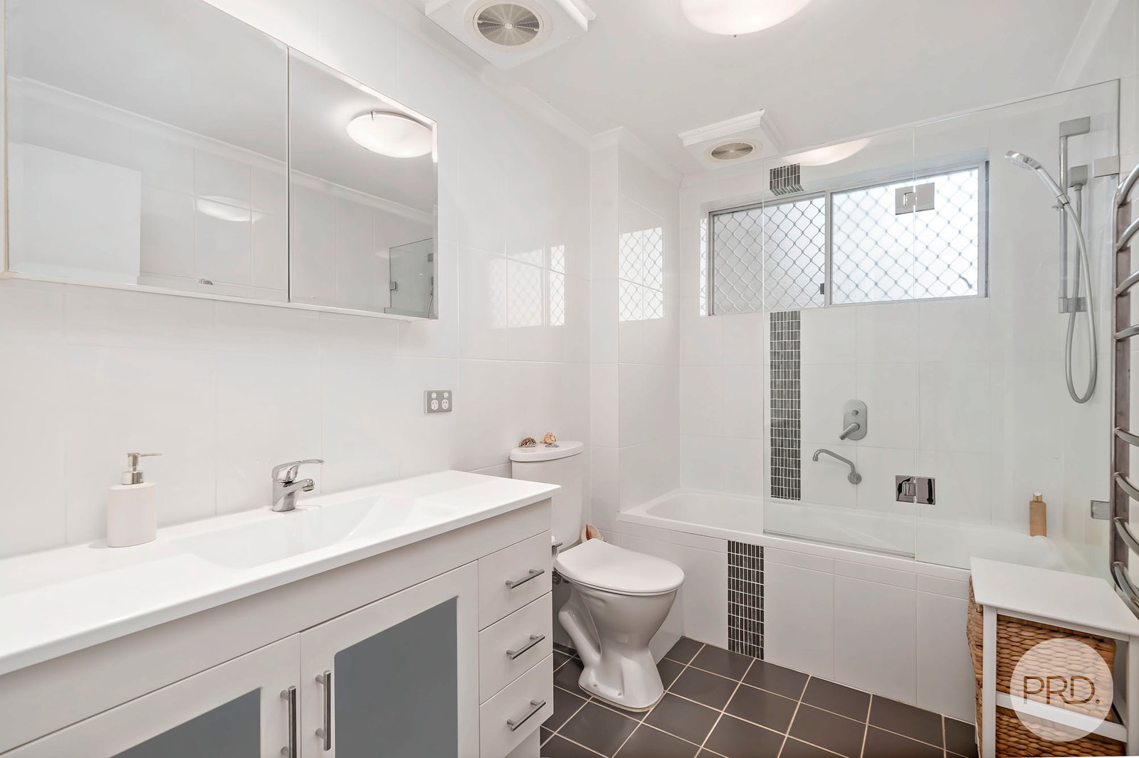 14/11 Catalina Close NELSON BAY 11