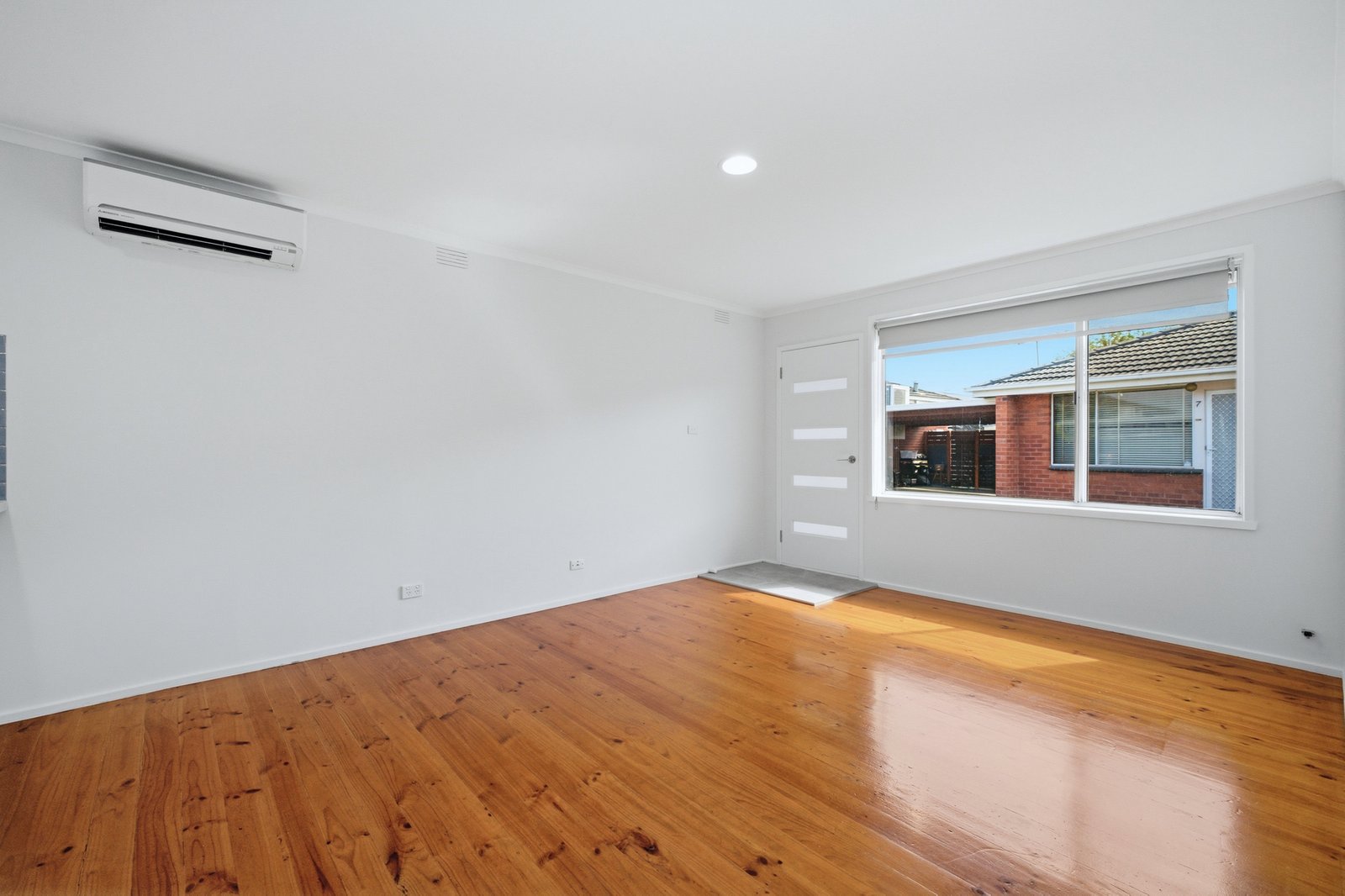 Gallery: 14/111 Barkly Street
