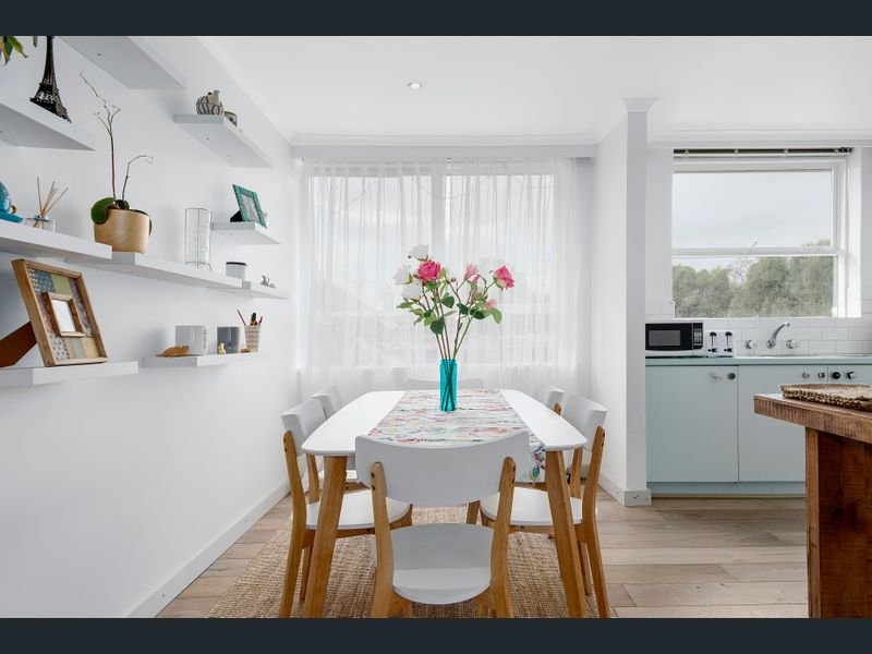 Gallery: 14/1150 Dandenong Road
