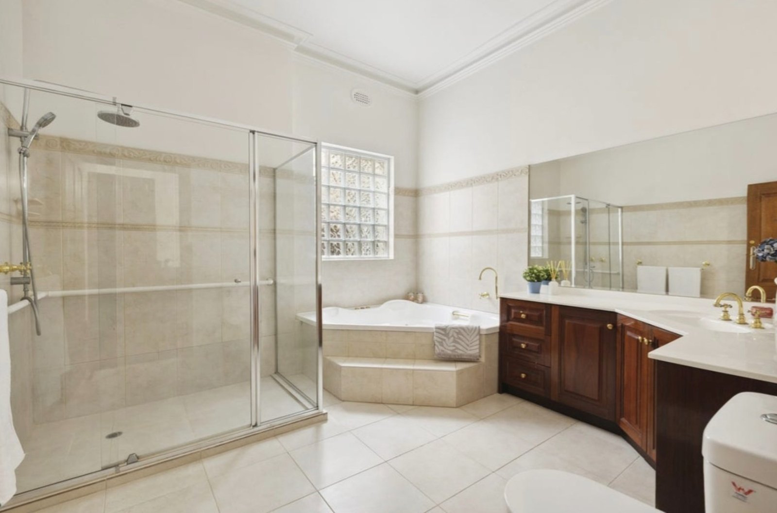 1413 Dandenong Road, Malvern East, 3145