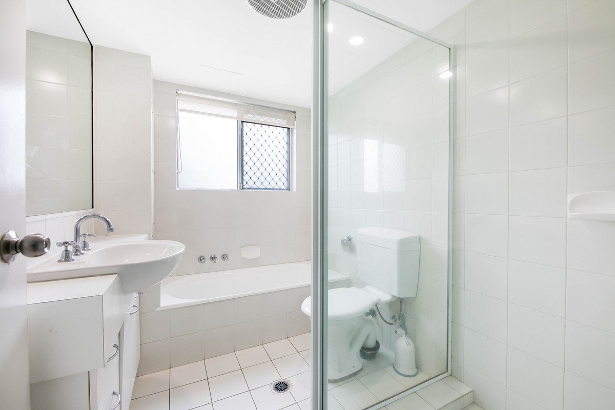 14/136 The Esplanade Burleigh Heads 10