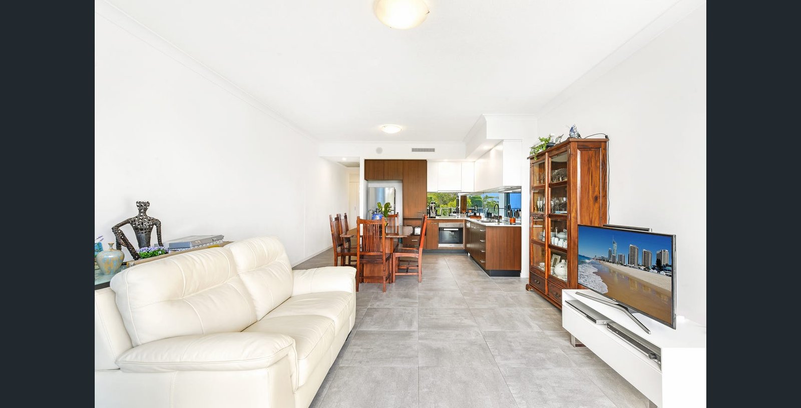 1414/397 Christine Avenue VARSITY LAKES 3