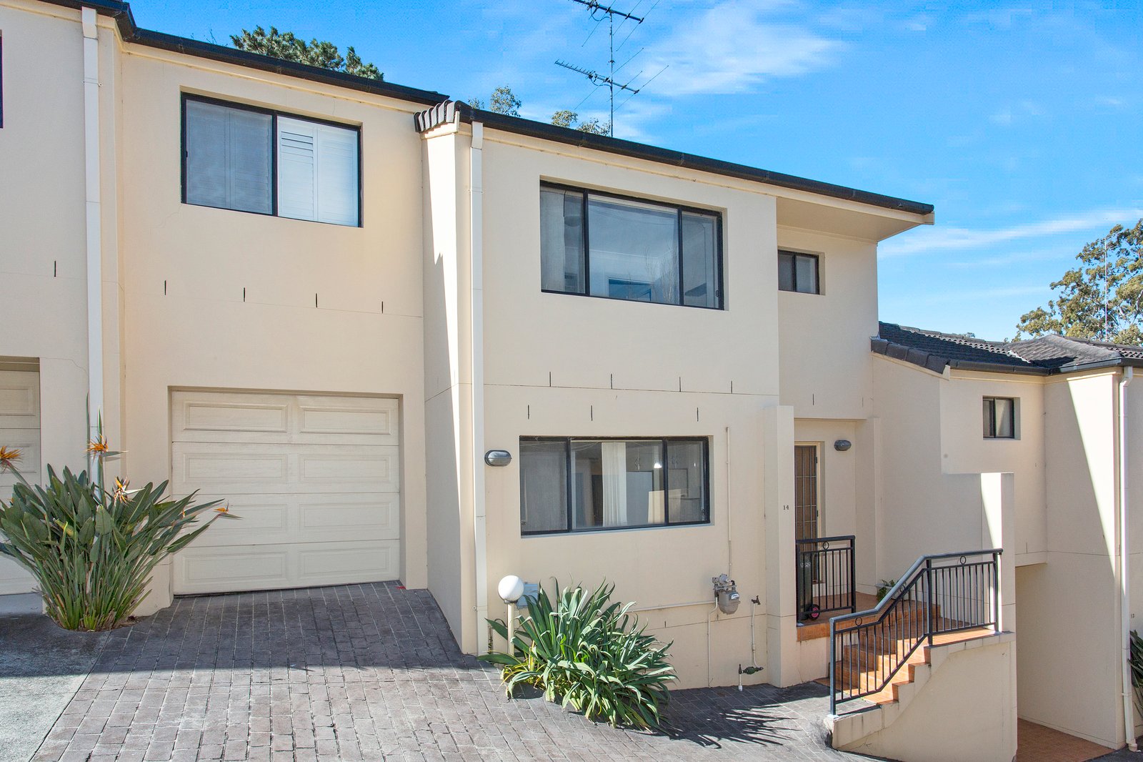 14/15-17 Woodlawn Ave  MANGERTON 1