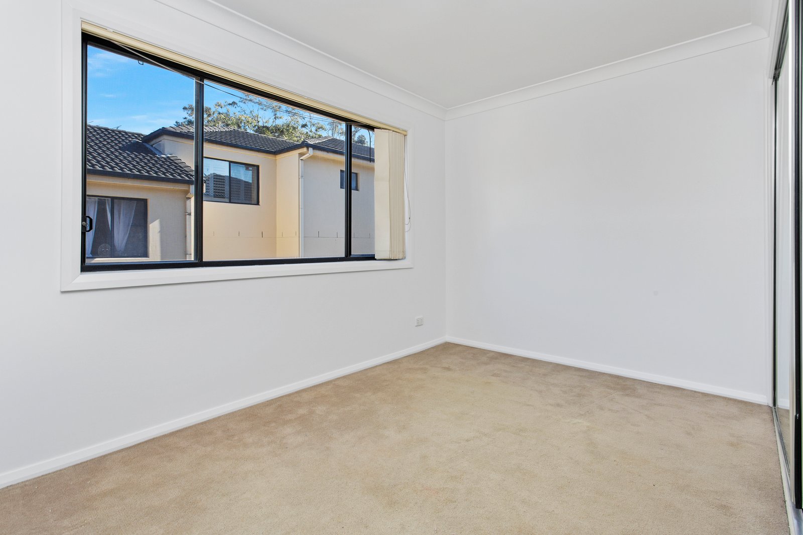 14/15-17 Woodlawn Ave  MANGERTON 4