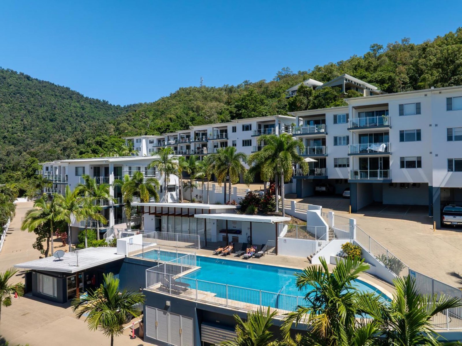 14/15 Flame Tree Court AIRLIE BEACH 1