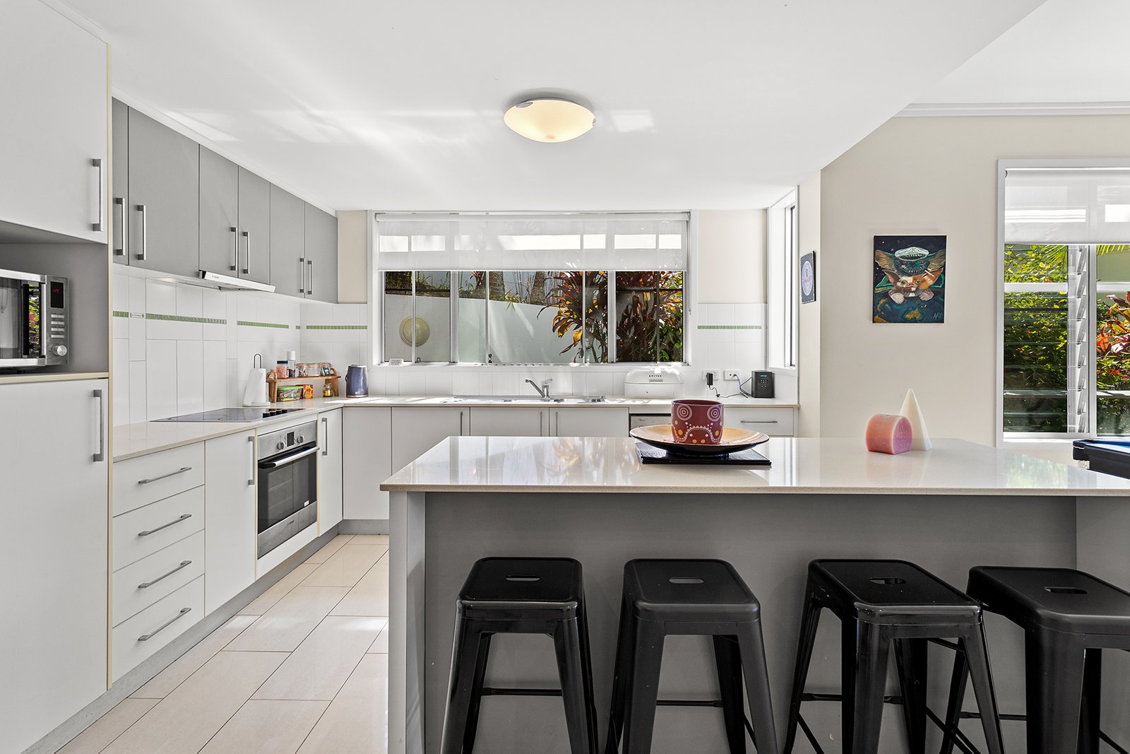 14/15 Flame Tree Court AIRLIE BEACH 8