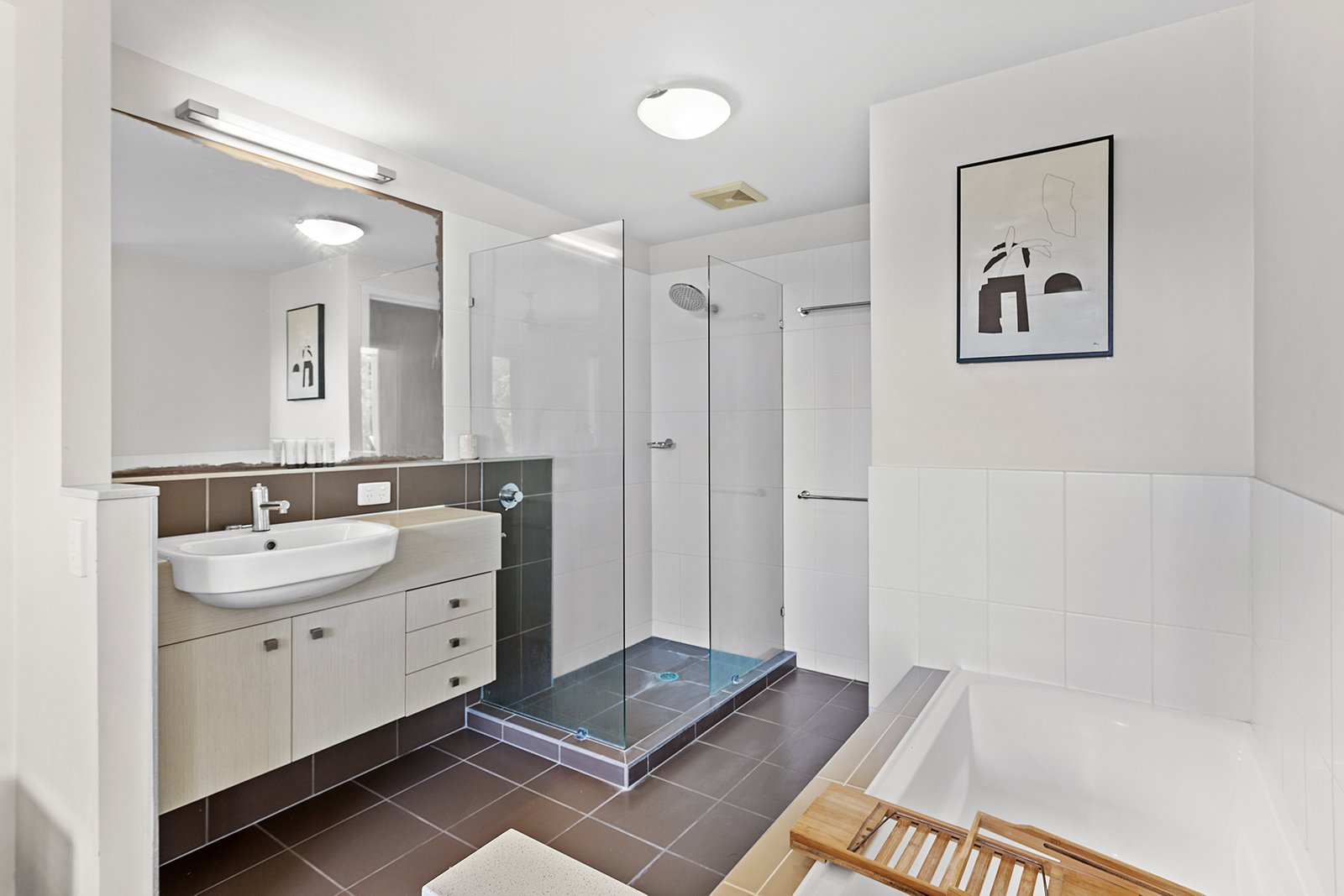 14/15 Flame Tree Court AIRLIE BEACH 13