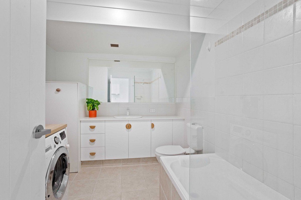 14/1500 Gold Coast Highway Palm Beach 13