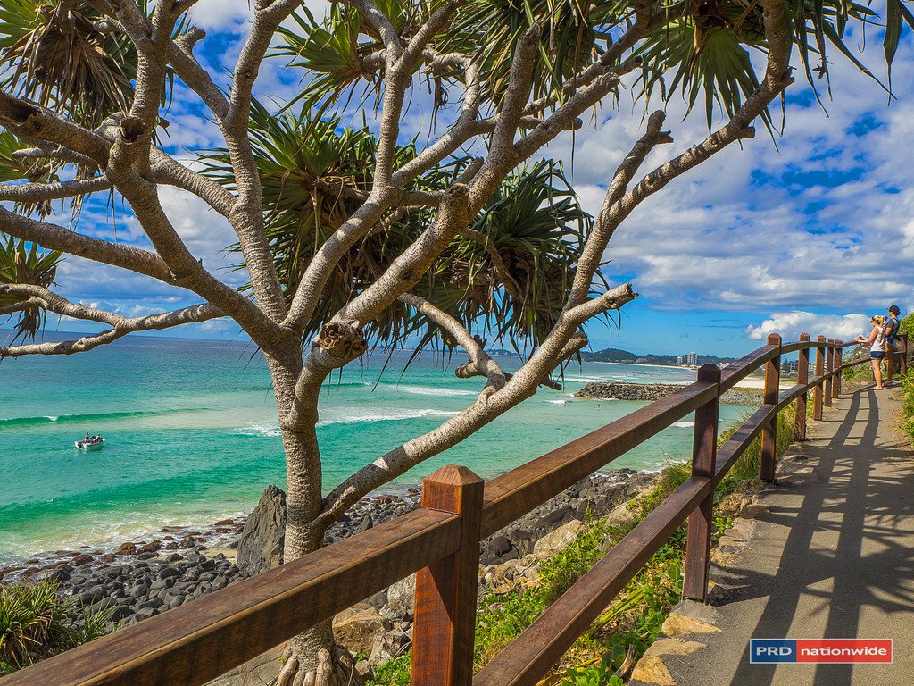 14/16 The Esplanade BURLEIGH HEADS 6
