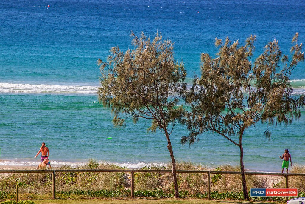 14/16 The Esplanade BURLEIGH HEADS 11