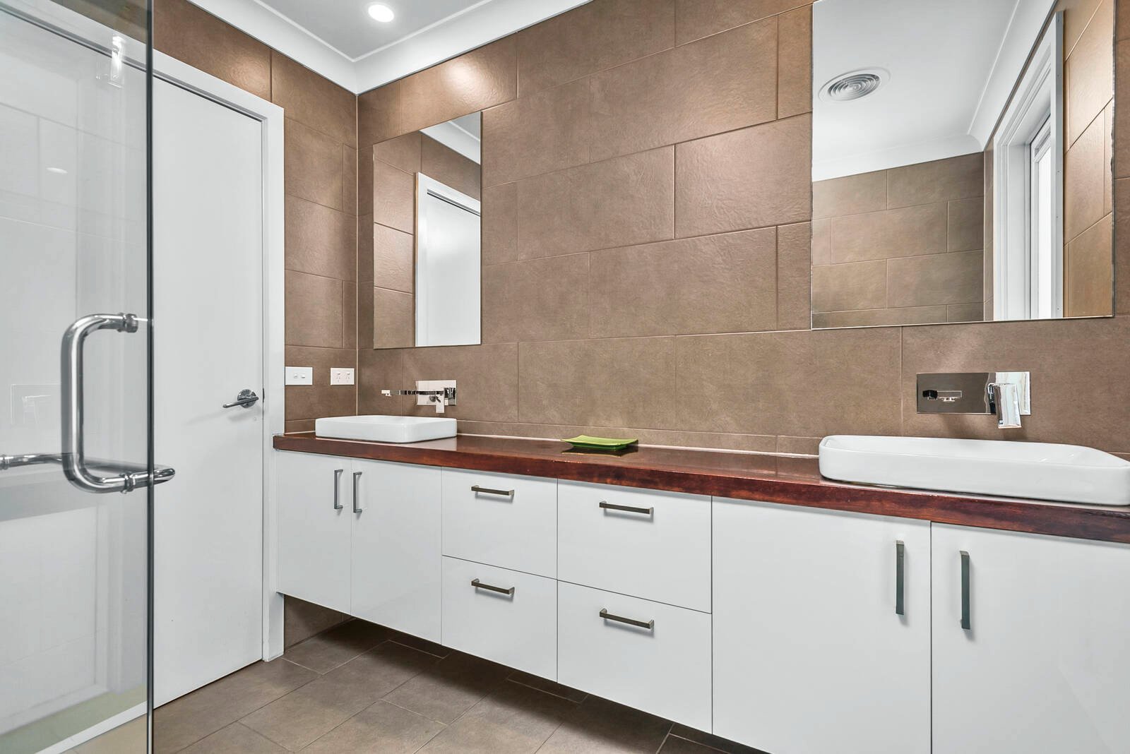 Real Estate and Property in 1418 Romsey Road, Romsey, VIC