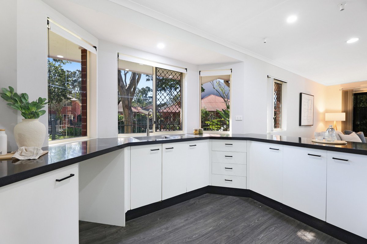14/18 Tallebudgera Creek Road BURLEIGH HEADS 5
