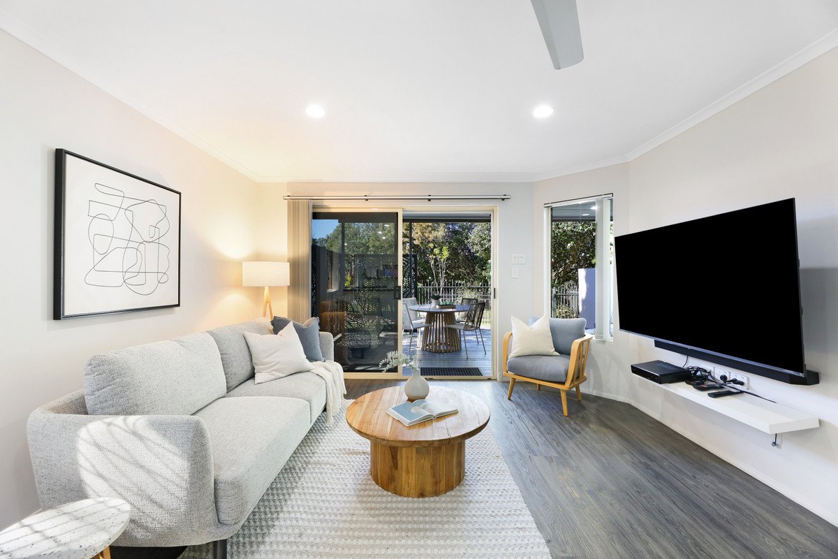 14/18 Tallebudgera Creek Road BURLEIGH HEADS 8
