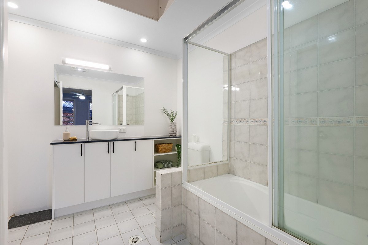 14/18 Tallebudgera Creek Road BURLEIGH HEADS 13