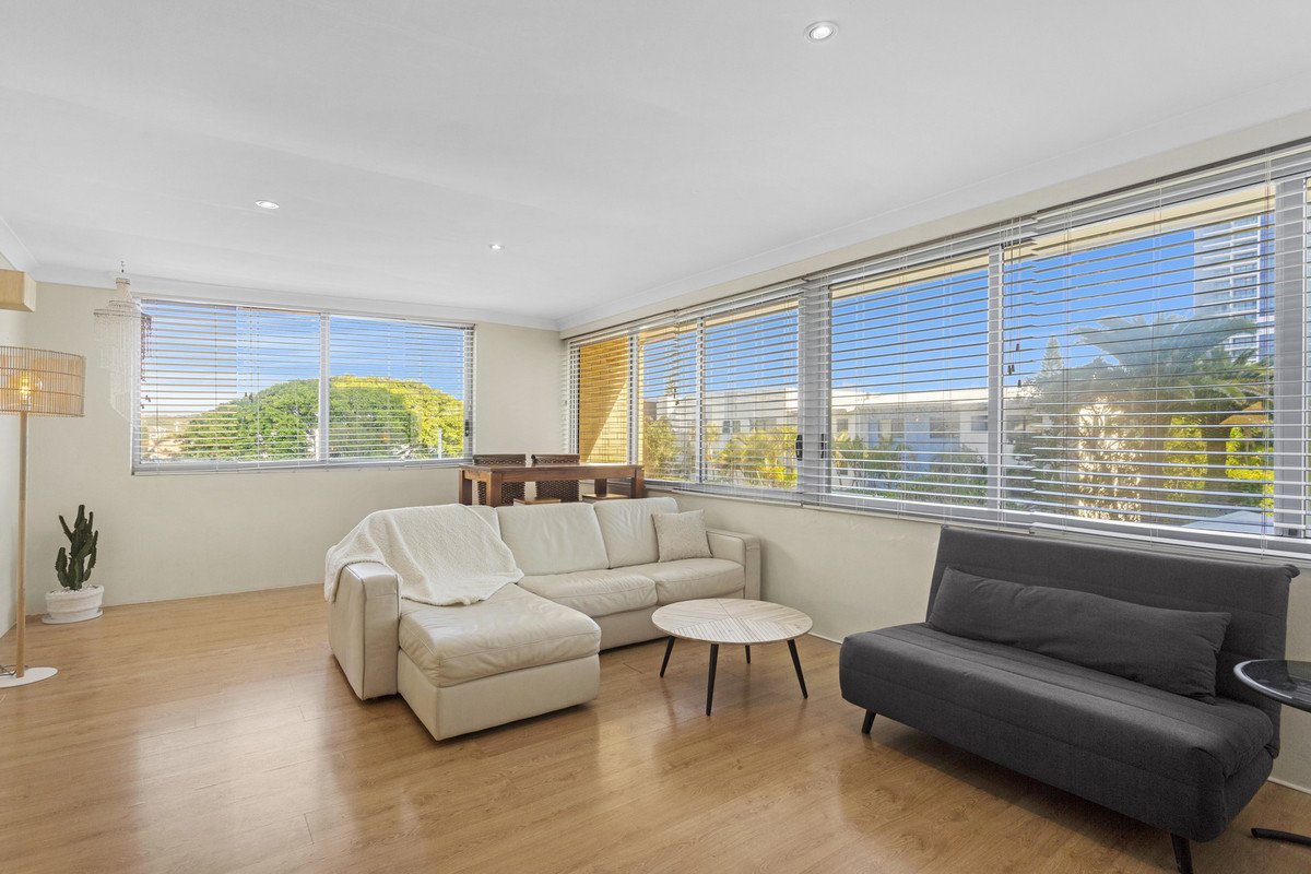 14/182 The Esplanade Burleigh Heads 2