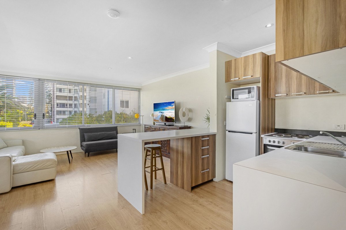 14/182 The Esplanade Burleigh Heads 3