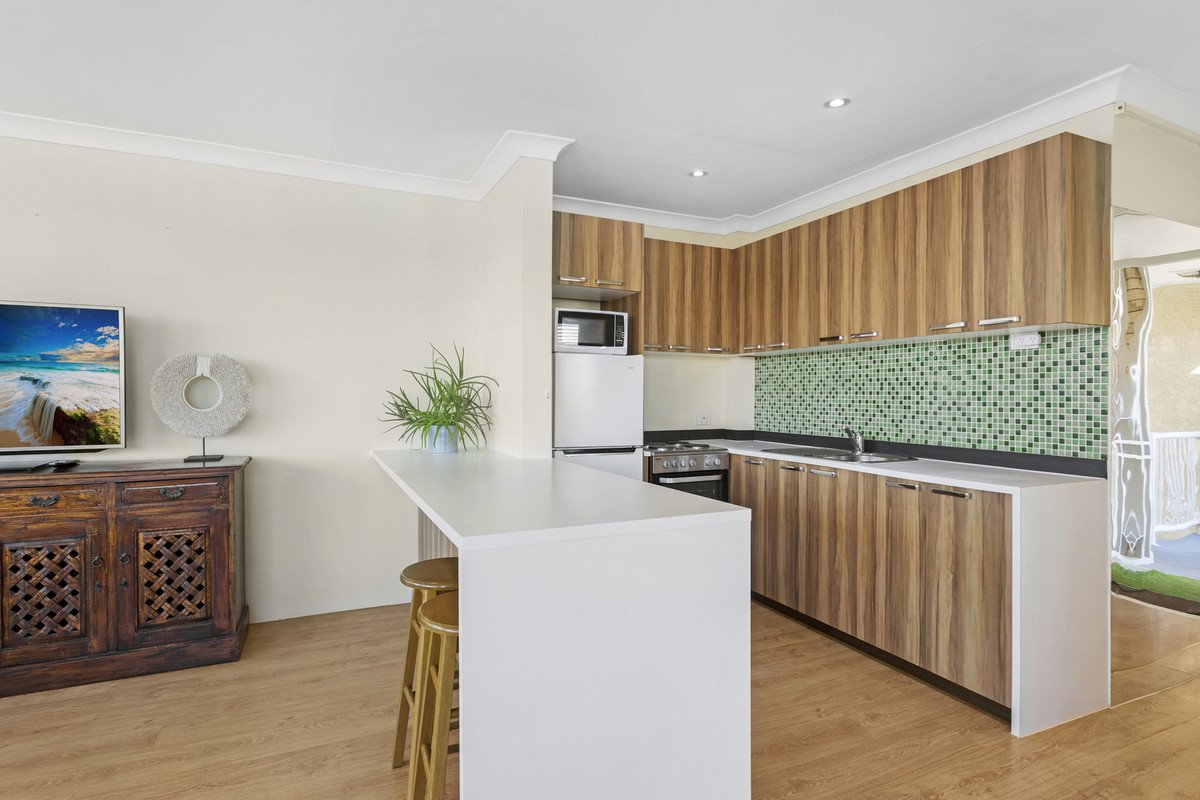 14/182 The Esplanade Burleigh Heads 4