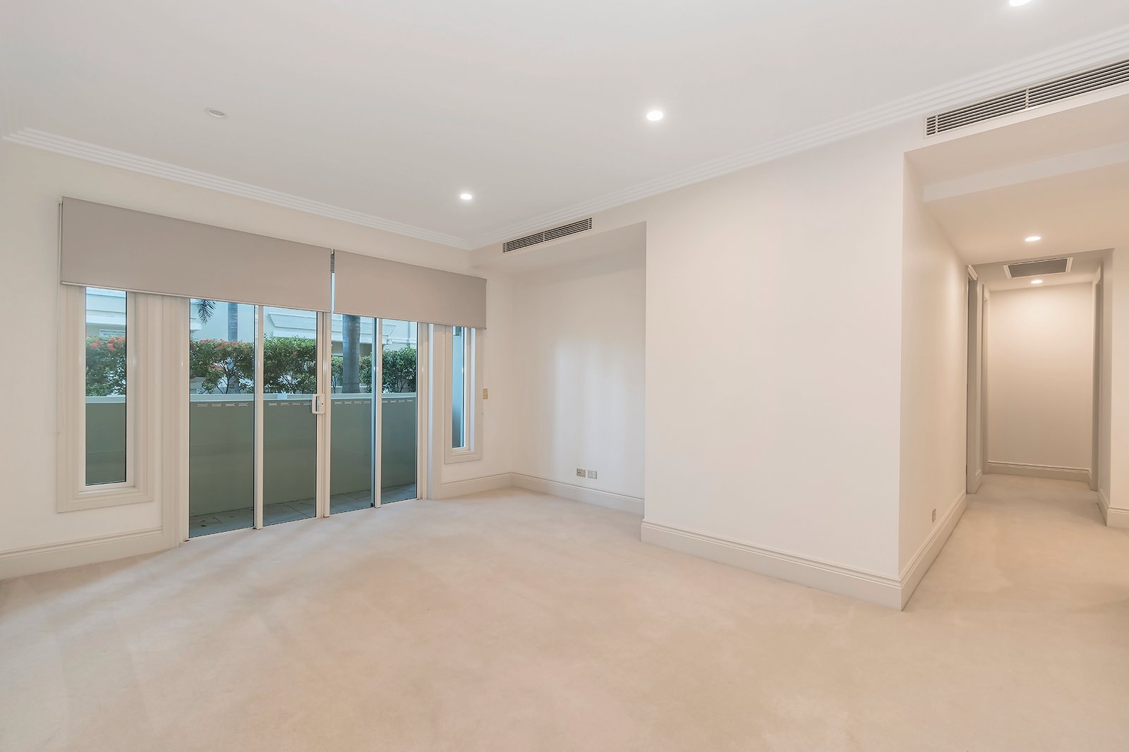 1/42-44 Brighton Parade SOUTHPORT 3