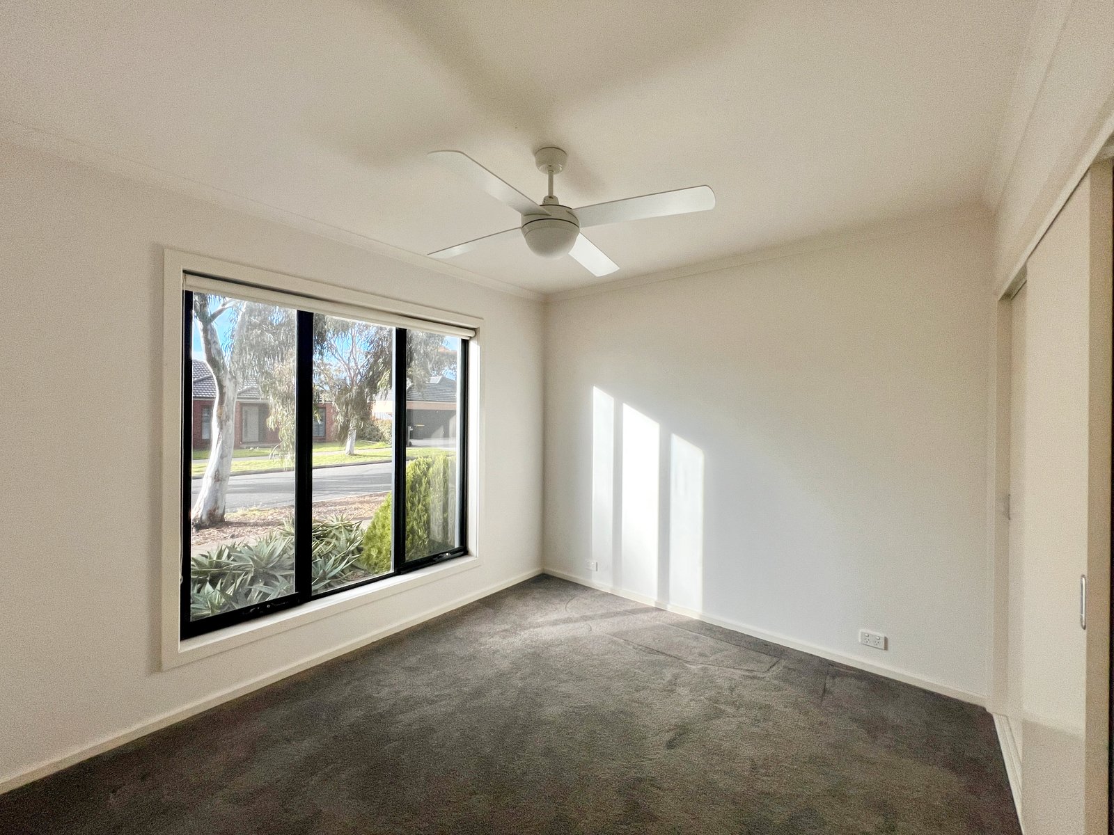 Gallery: 1/42 Benita Place
