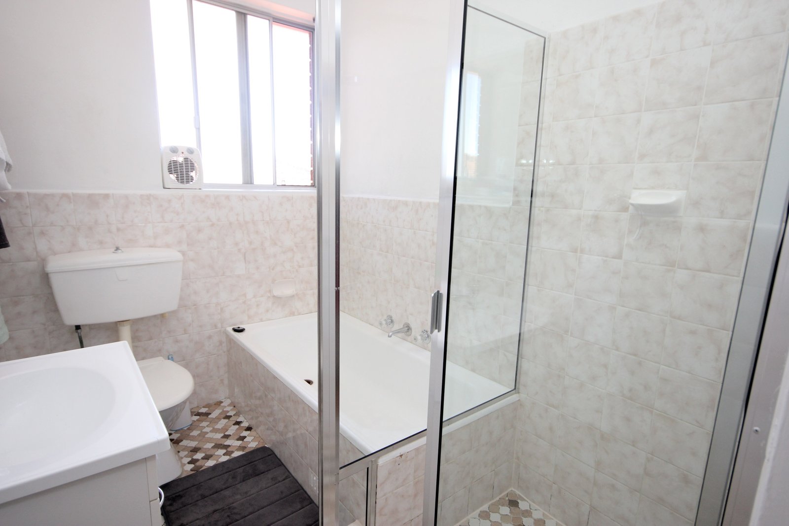 142 Chuter Avenue SANS SOUCI 6