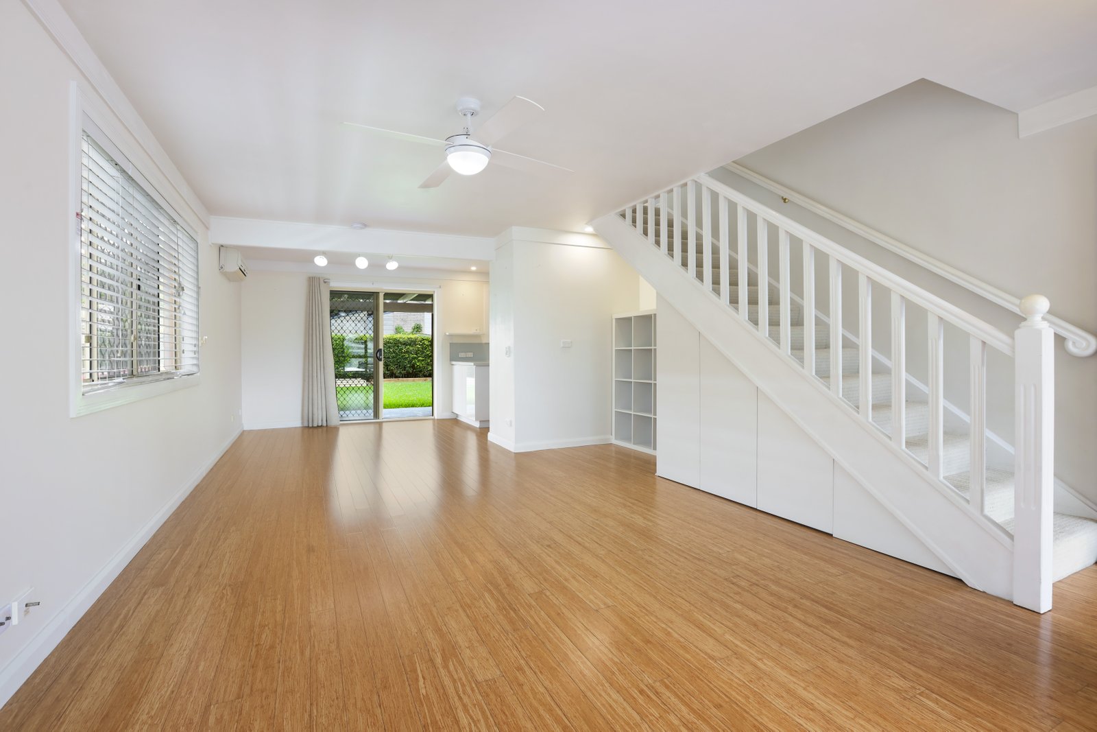 1/42 Corunna Crescent ASHMORE 2