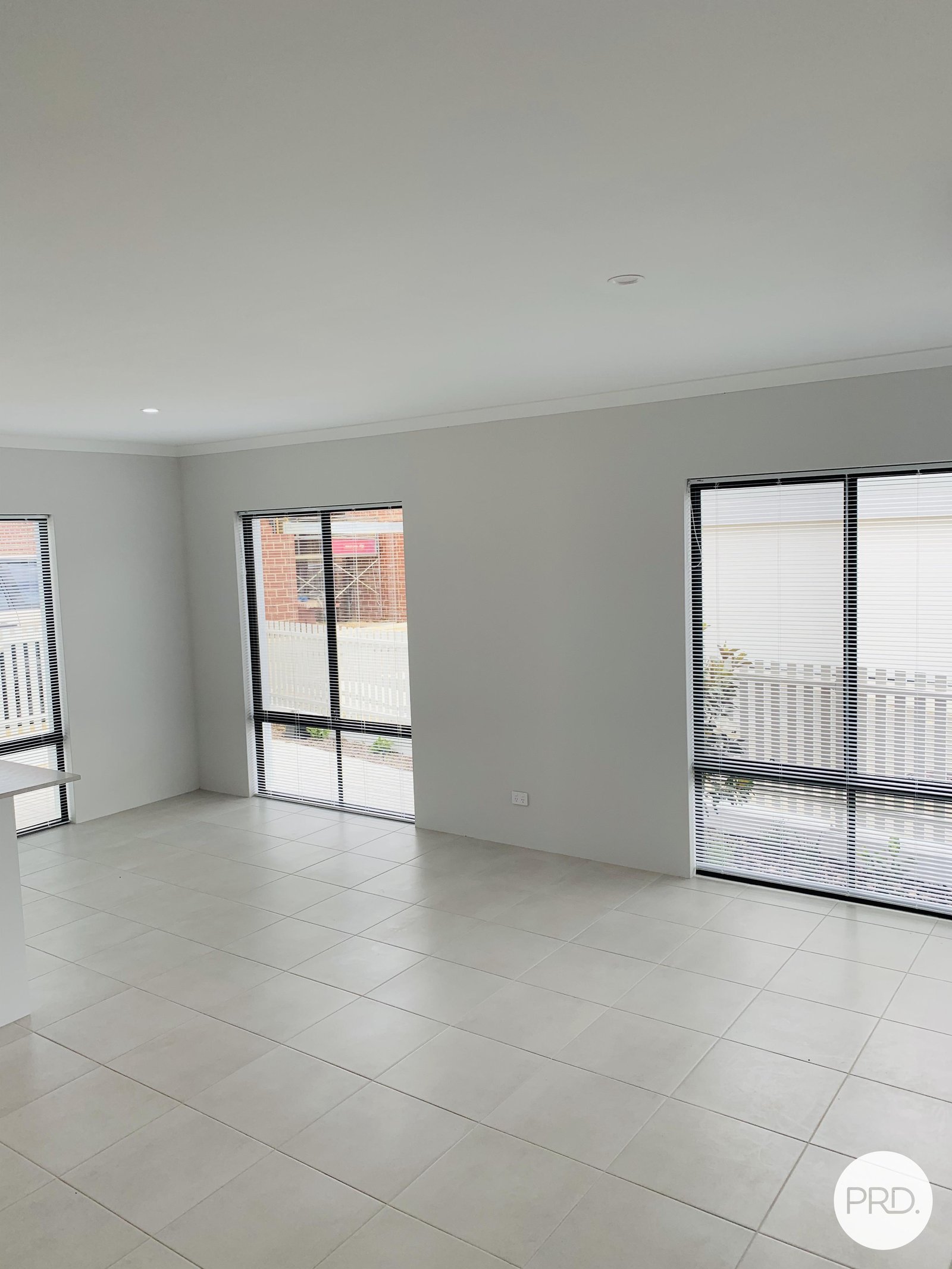 14/2 Crystalline Road SPEARWOOD 8