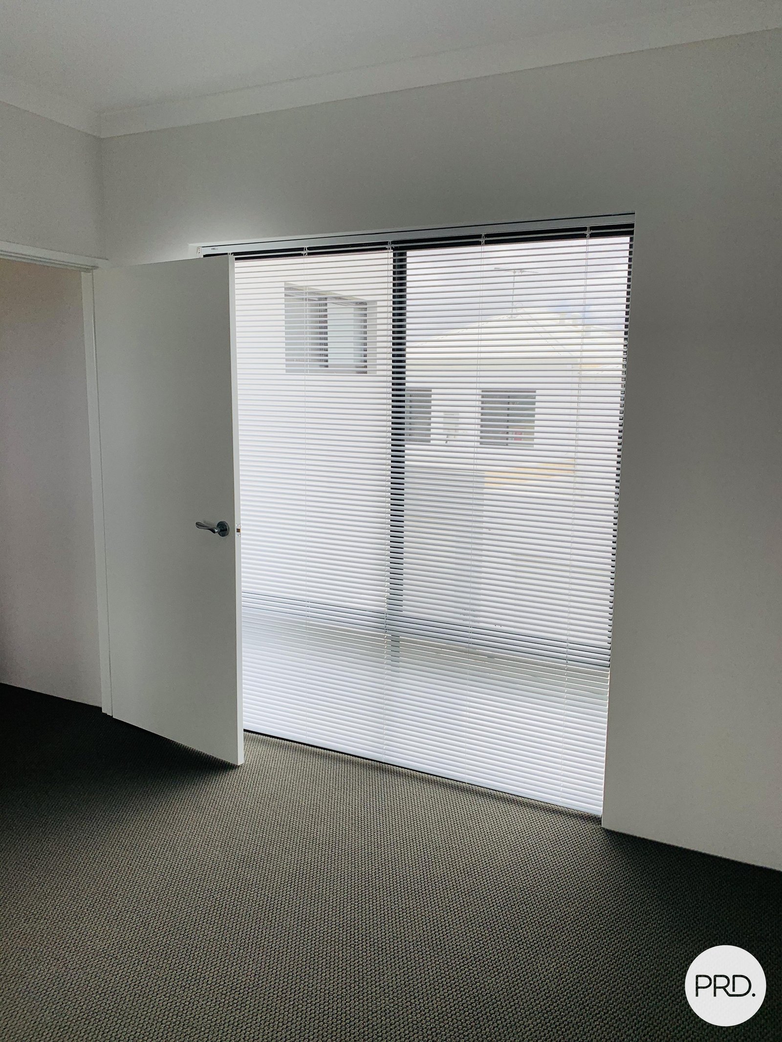 14/2 Crystalline Road SPEARWOOD 27