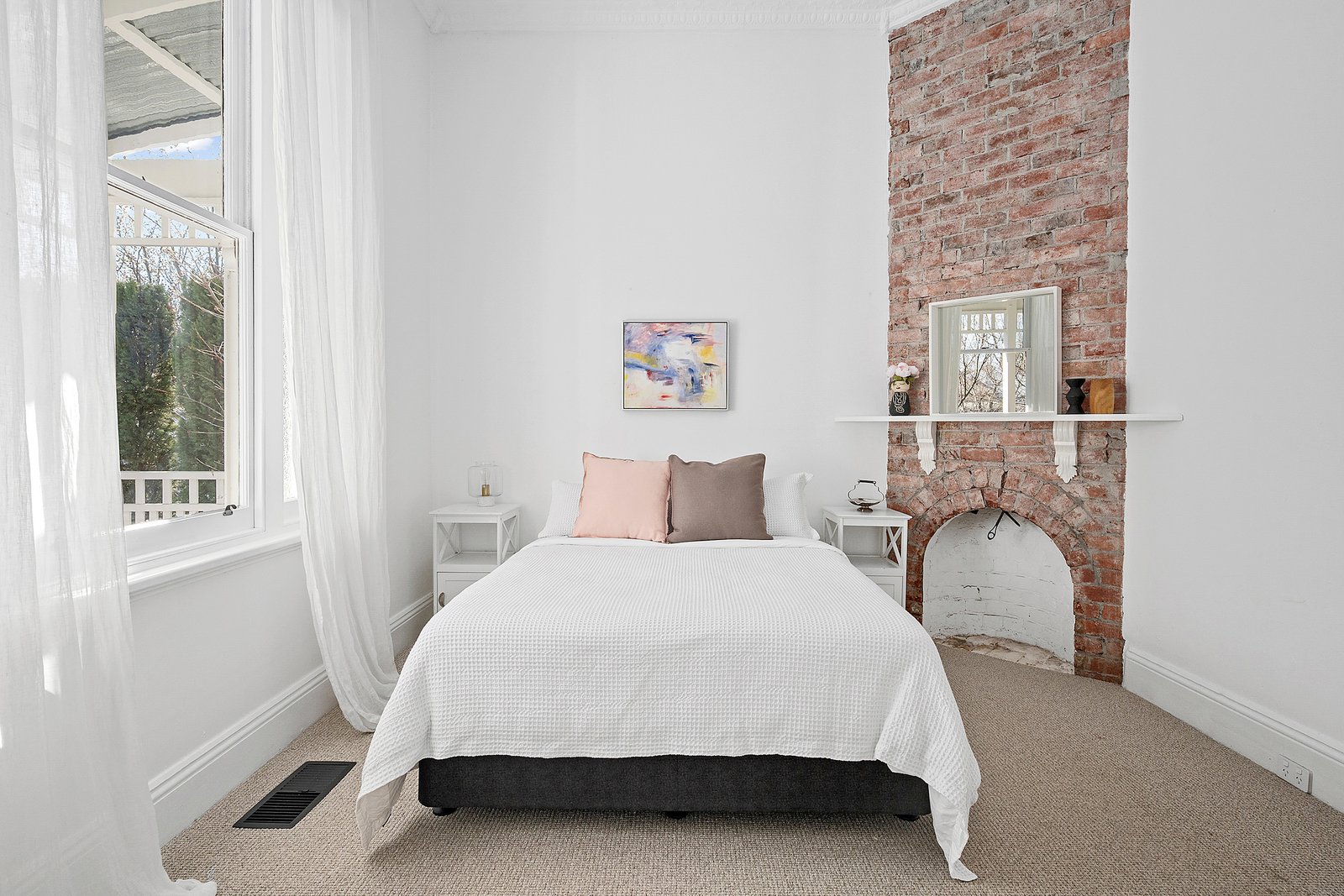 Gallery: 142 Don St