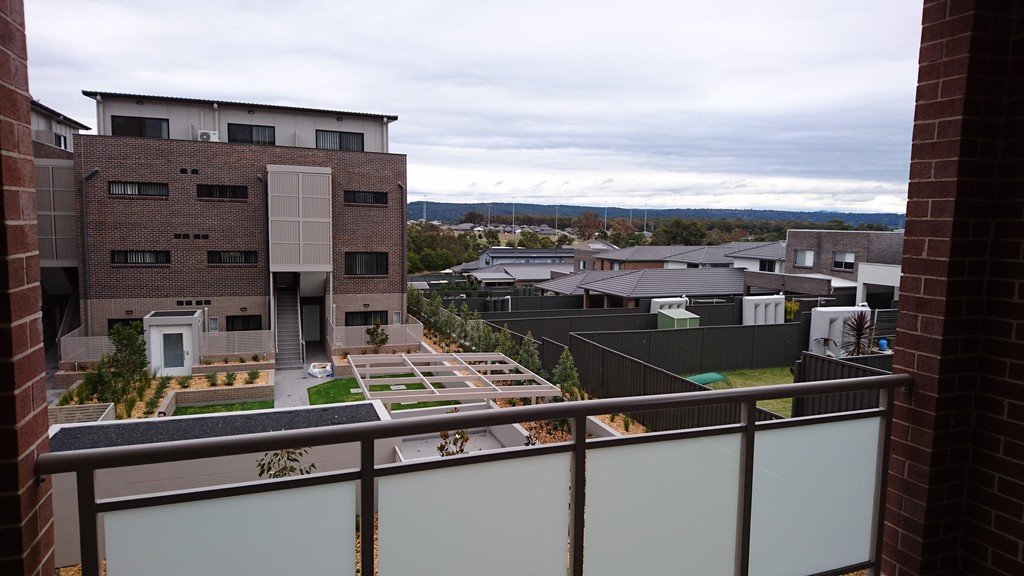14/2 Glenmore Ridge Drive GLENMORE PARK 10