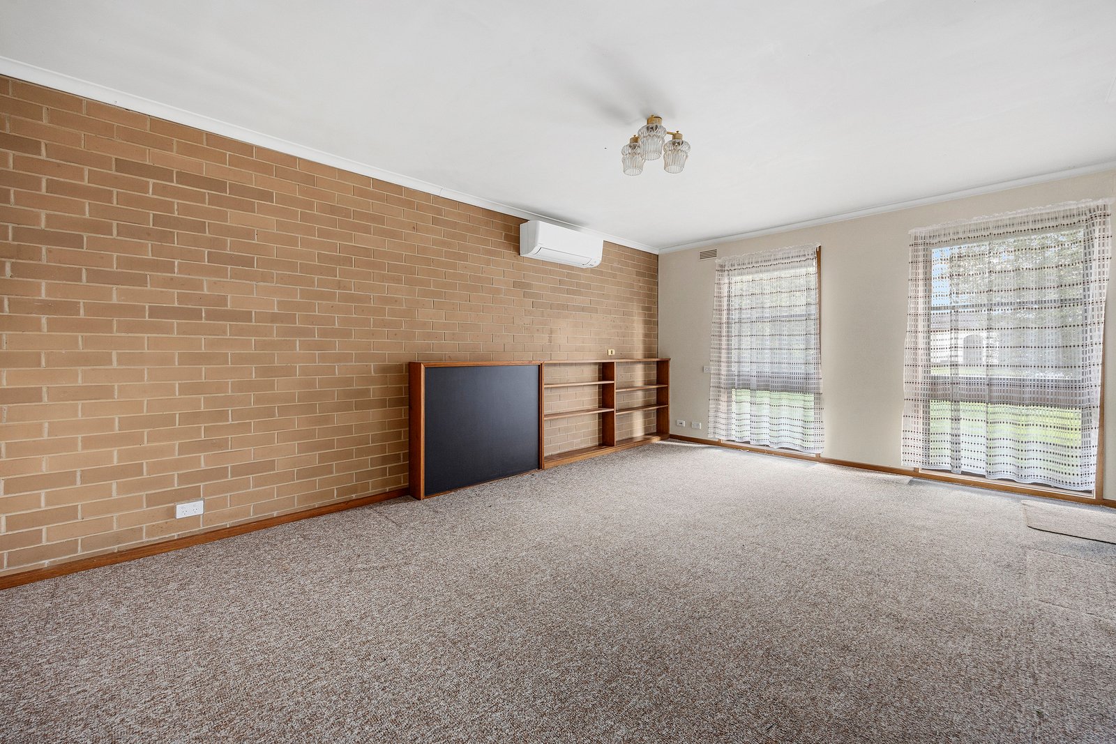Gallery: 1/42 Nabilla Crescent