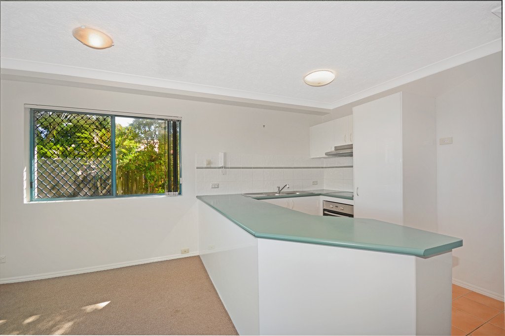 1/42 Rutledge Street COOLANGATTA 2